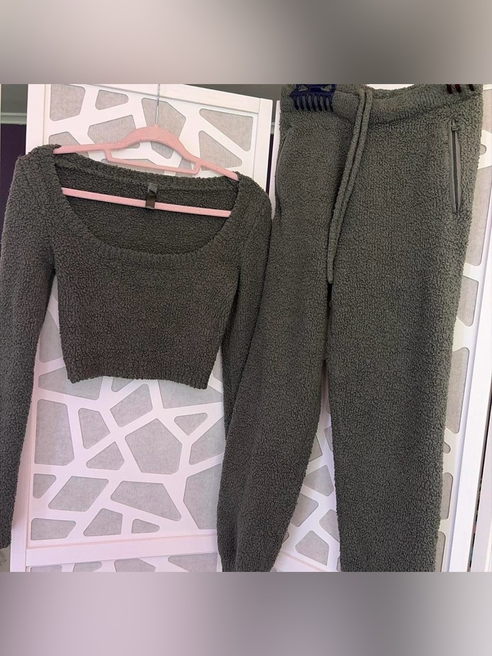Skims Cozy Knit Long Sleeve Crop Top and Cuffed Pant Jogger Pocket Set S/M